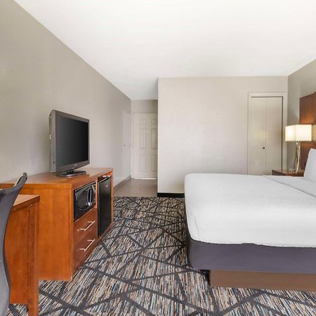 Best Western Near Lackland Afb Seaworld San Antonio Exteriör bild