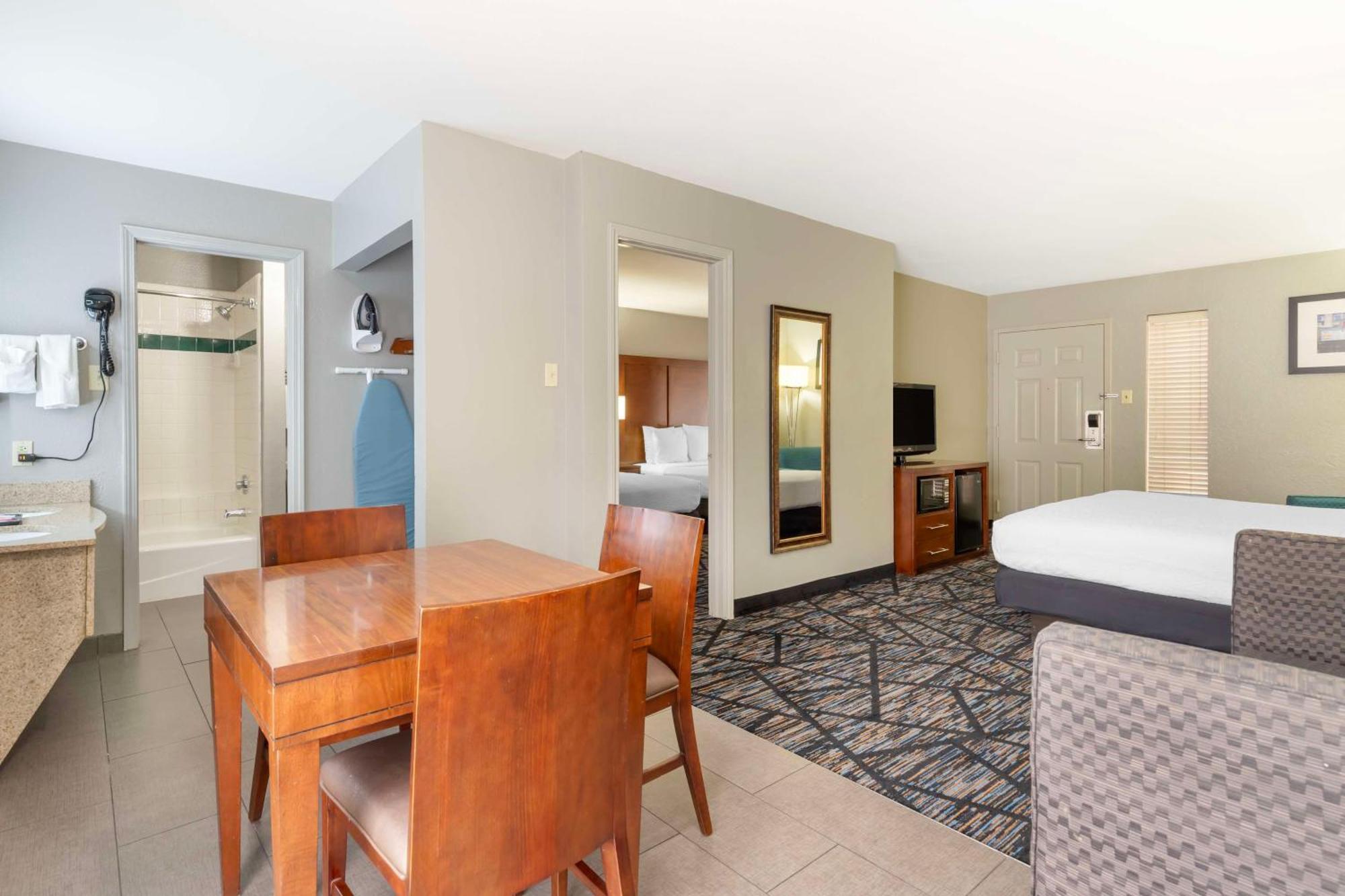 Best Western Near Lackland Afb Seaworld San Antonio Exteriör bild