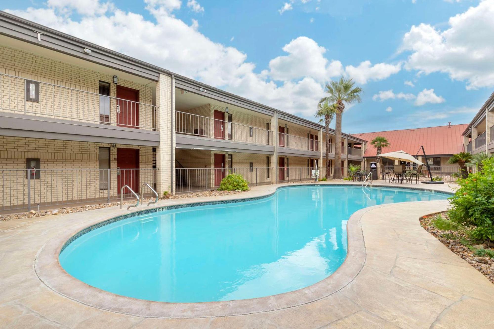 Best Western Near Lackland Afb Seaworld San Antonio Exteriör bild