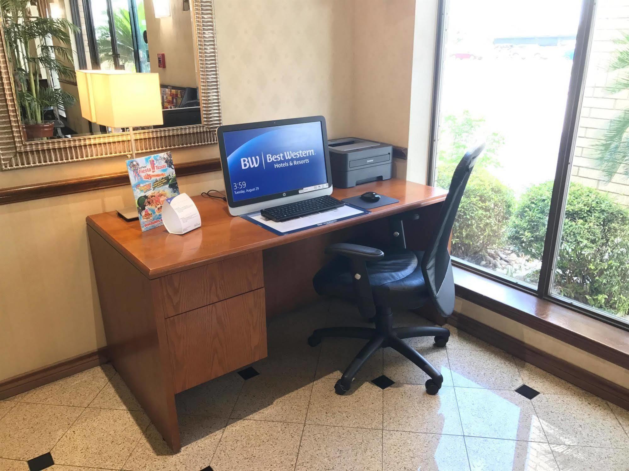 Best Western Near Lackland Afb Seaworld San Antonio Exteriör bild